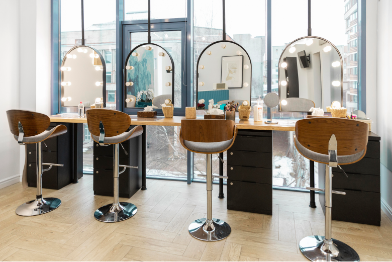 Noms de salons de beauté : Idées, conseils et inspiration pour 2022-2023